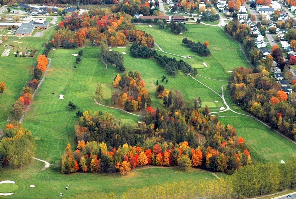 Woodstock Golf & Curling Club / #CanadaDo / Best Things to Do in Woodstock